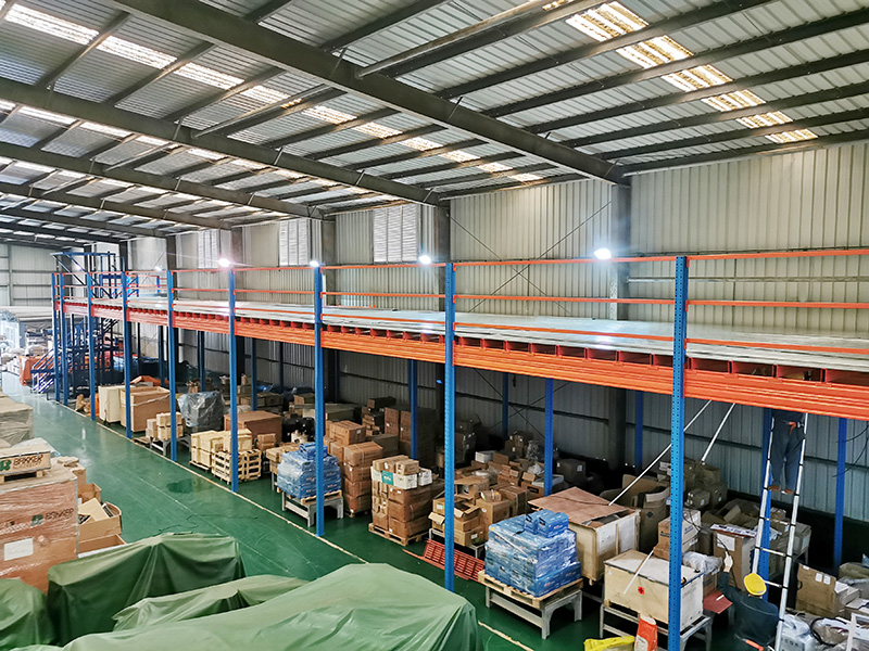 千萬別選這款閣樓貨架，我怕你用了就離不開，竟讓倉庫提升多2倍的儲物空間。